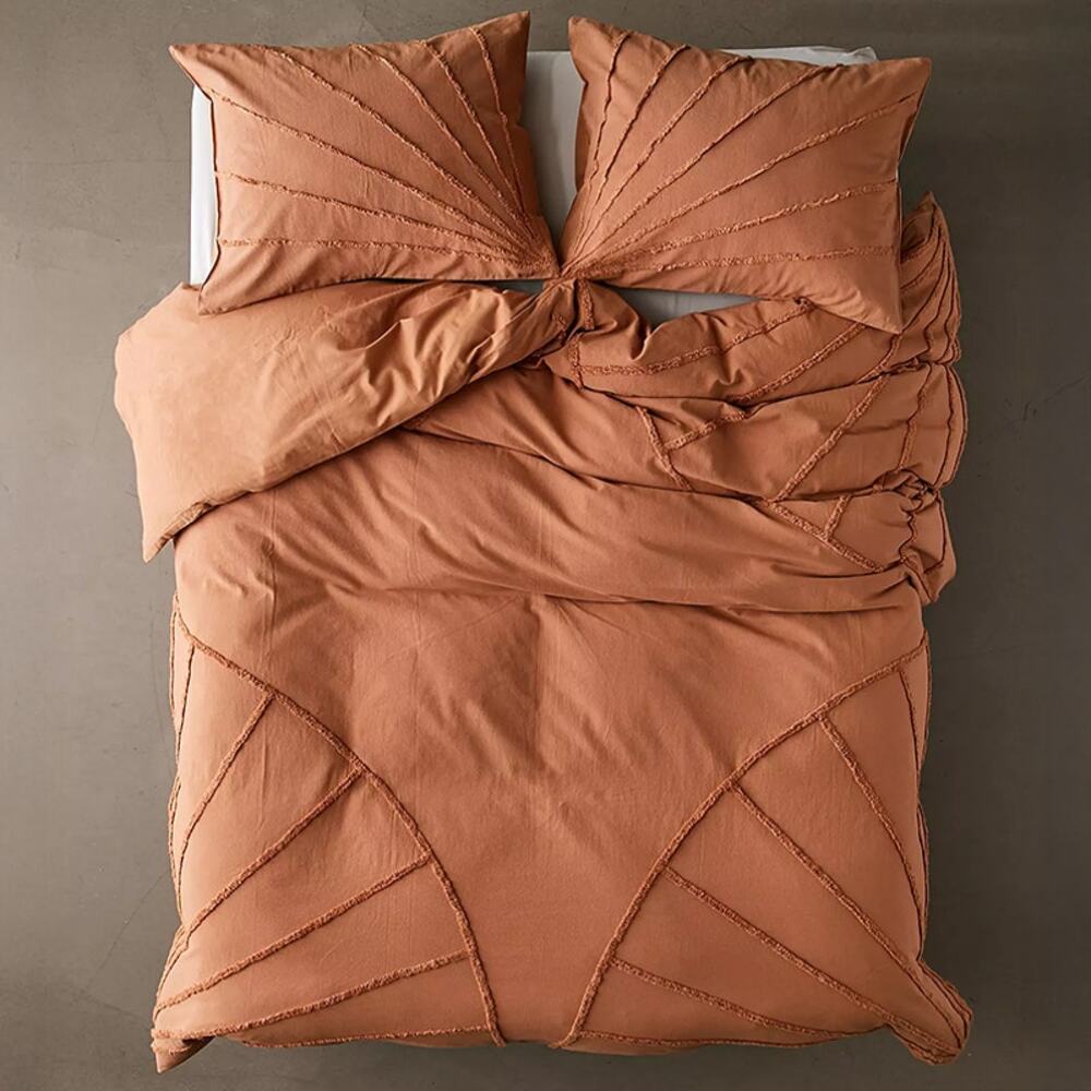 Urban Outfitters Eden Tufted Duvet Cover - King - New